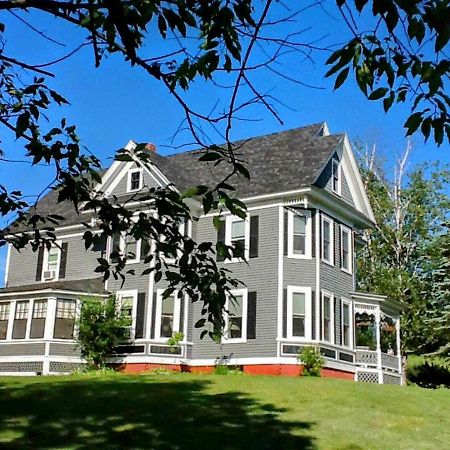 Private 2 Bedrooms And 1 Bathroom In Grand Victorian Home In The Heart Of The Whiite Mountains! Great Host Whitefield Bagian luar foto