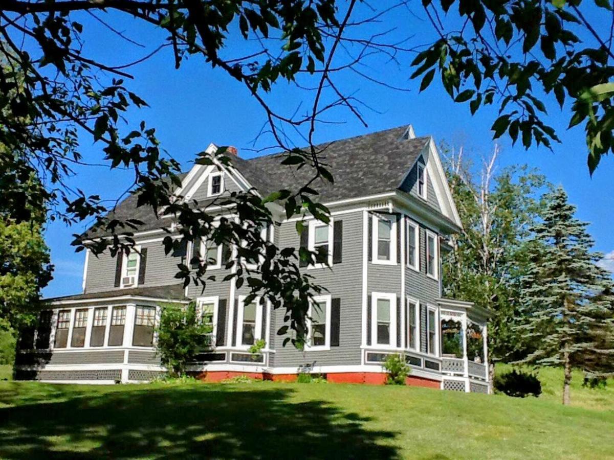 Private 2 Bedrooms And 1 Bathroom In Grand Victorian Home In The Heart Of The Whiite Mountains! Great Host Whitefield Bagian luar foto
